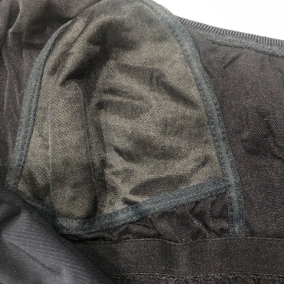 Gottex front skirted side swept ribbed one piece bathing suit black. Size 14. - Picture 10 of 11